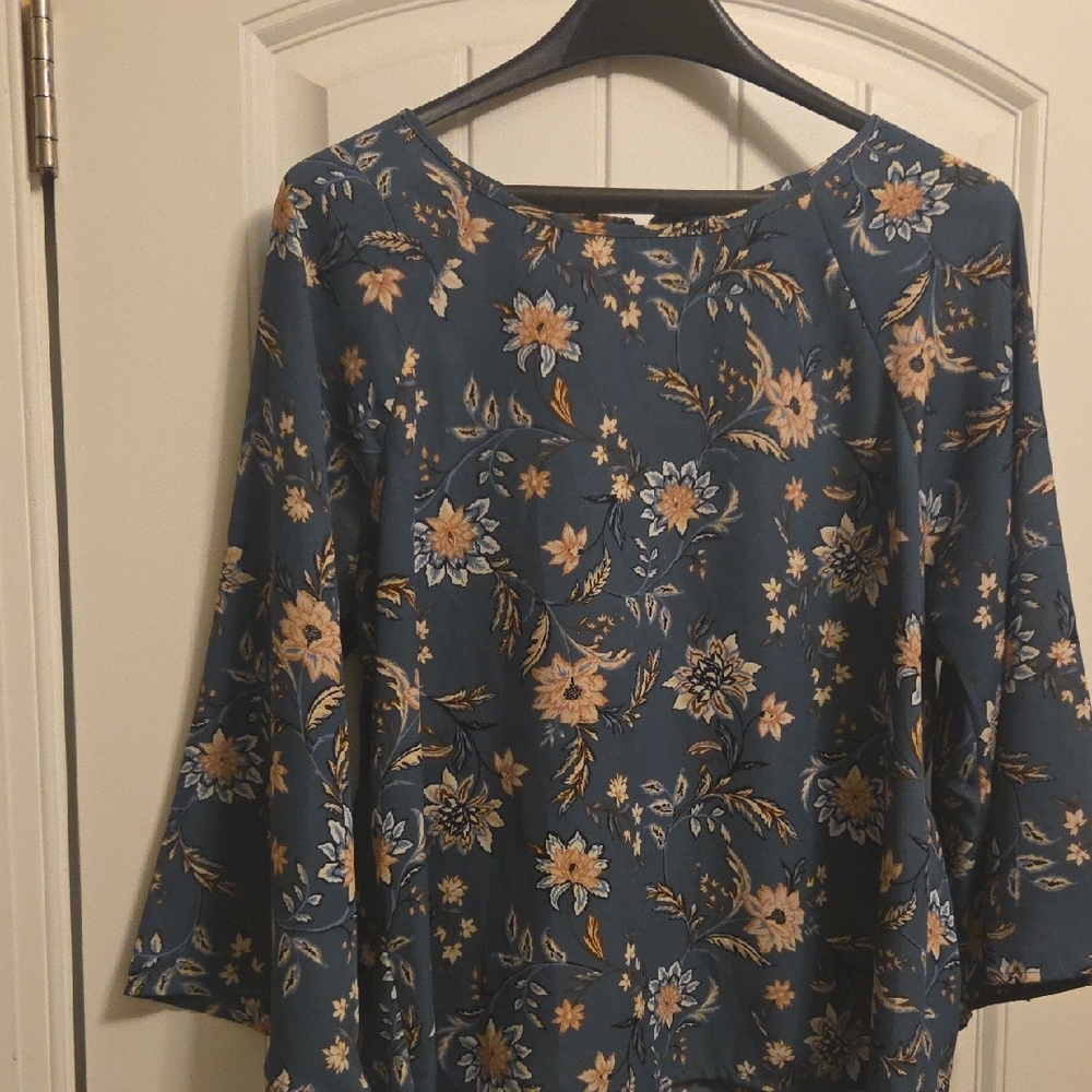 Blueish Green Floral Blouse with 3/4 Flare Sleeves